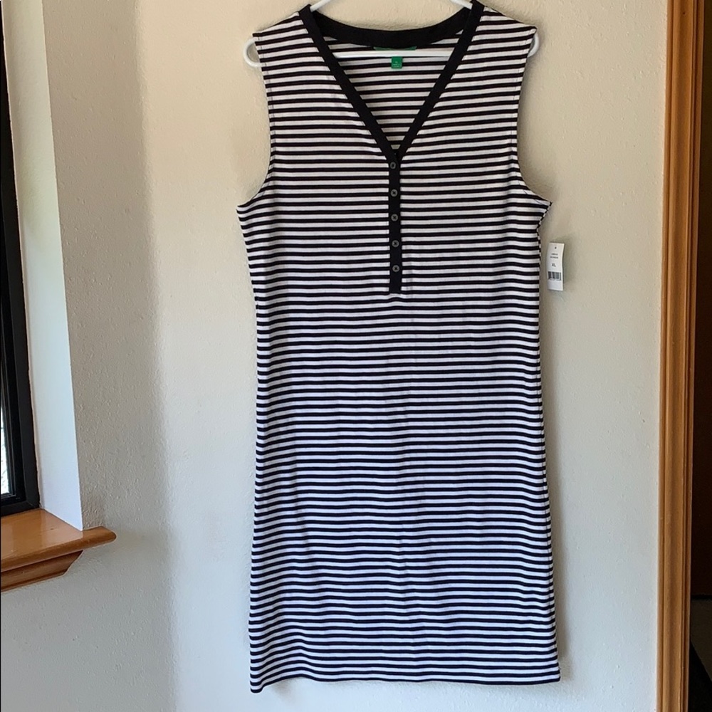 dip urban women’s dress • NWT • sleeveless
